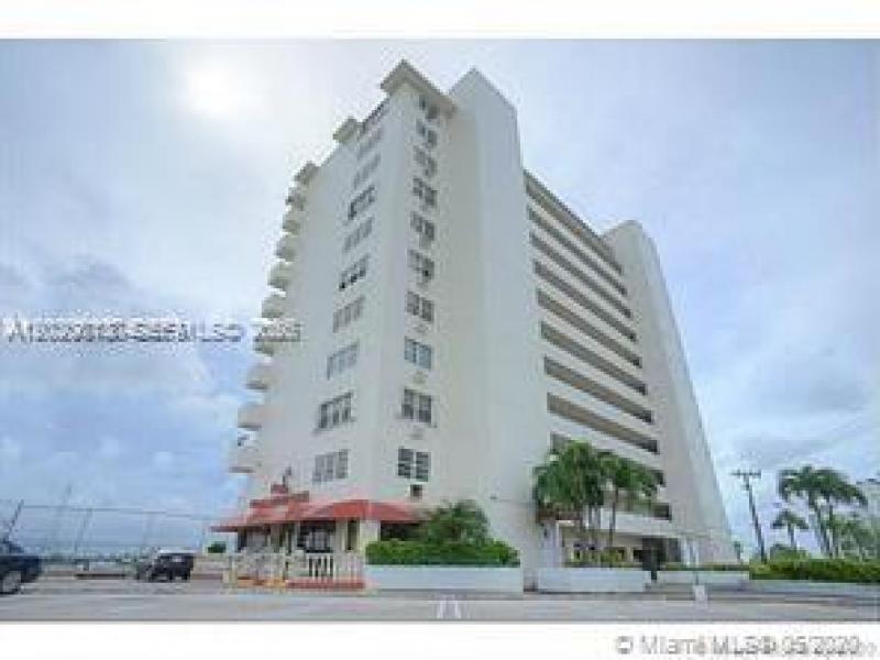 Comprar apartamento en Bayshore Yacht Tennis Club 1006