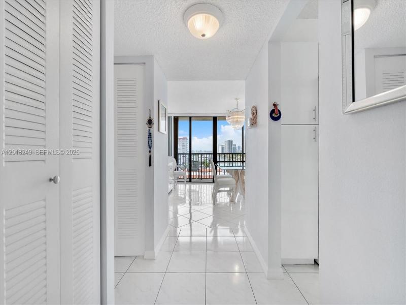 Condo for sale at Avant Garde 910