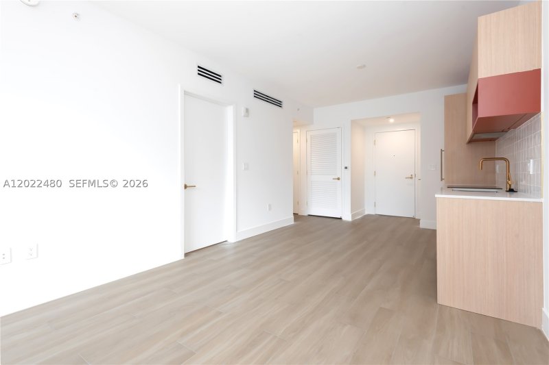 Comprar apartamento en The Standard Residences Midtown Miami 608
