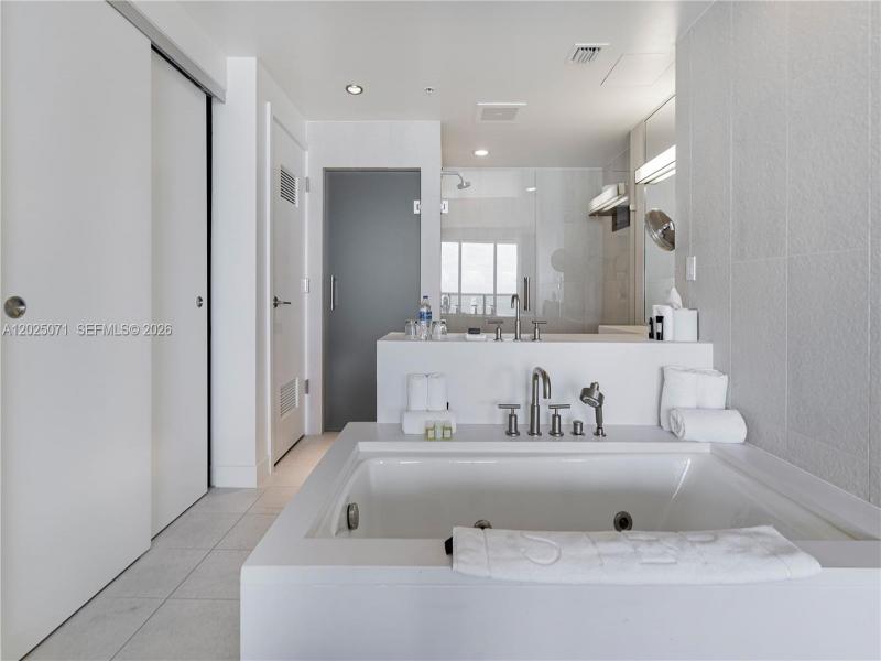 Condo for sale at W Residences Ft Lauderdale 1402