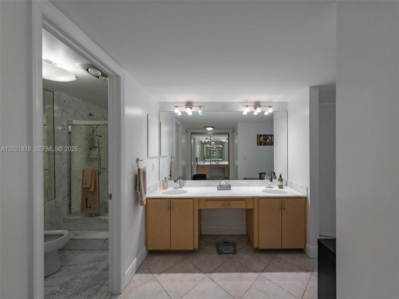 Comprar apartamento en Commodore Club South 413