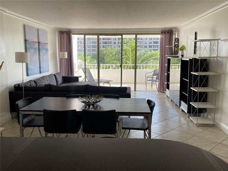 Comprar apartamento en Commodore Club South 413