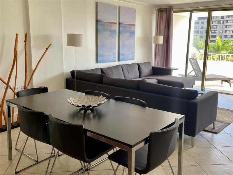 Comprar apartamento en Commodore Club South 413