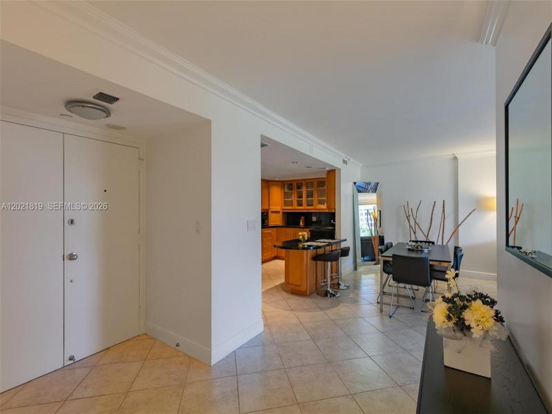 Comprar apartamento en Commodore Club South 413