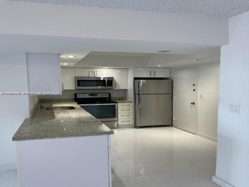Condo for sale at Hallmark of Hollywood 1725