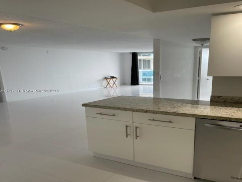 Condo for sale at Hallmark of Hollywood 1725