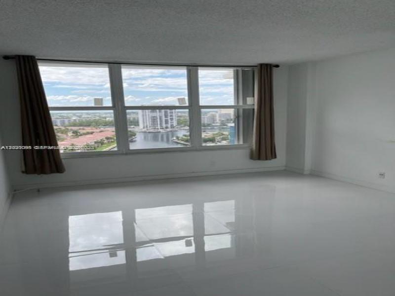 Condo for sale at Hallmark of Hollywood 1725