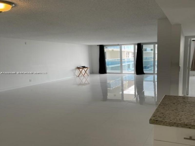 Condo for sale at Hallmark of Hollywood 1725