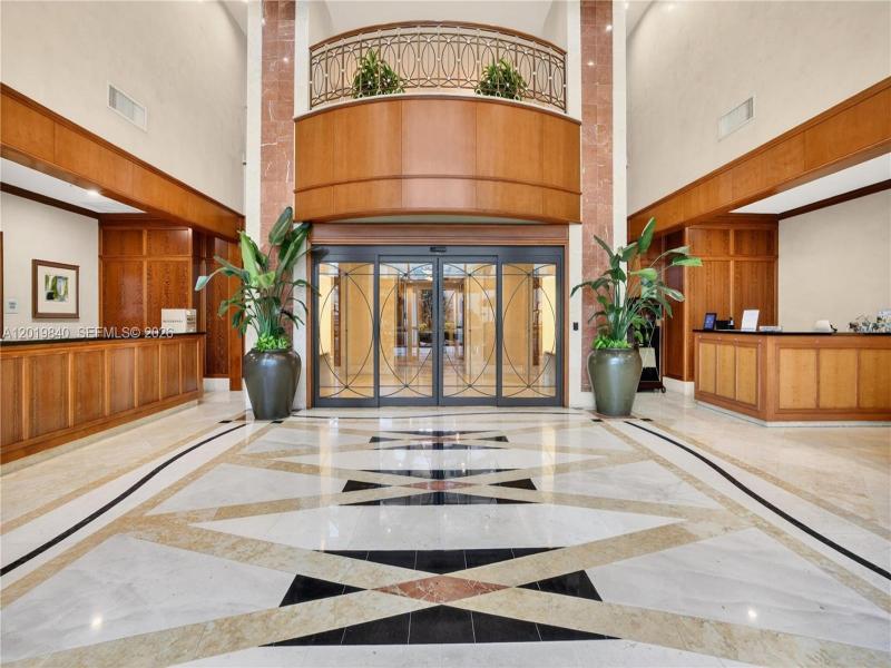 Condo for sale at Watergarden 2205