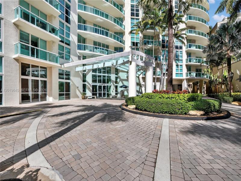 Condo for sale at Watergarden 2205