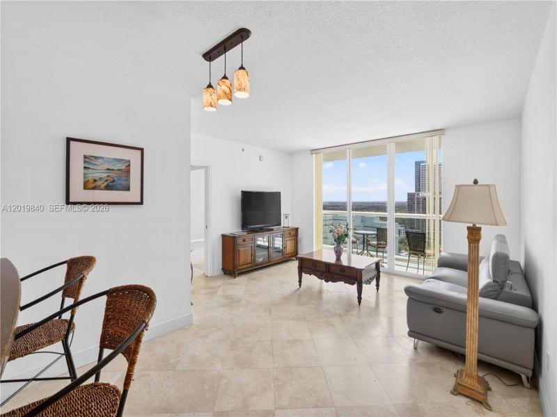 Condo for sale at Watergarden 2205