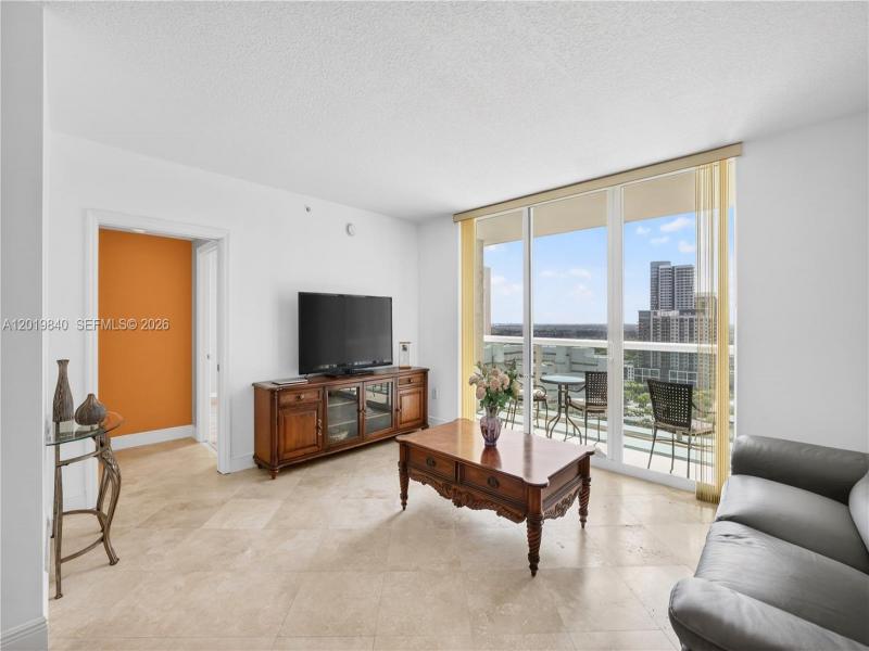 Condo for sale at Watergarden 2205