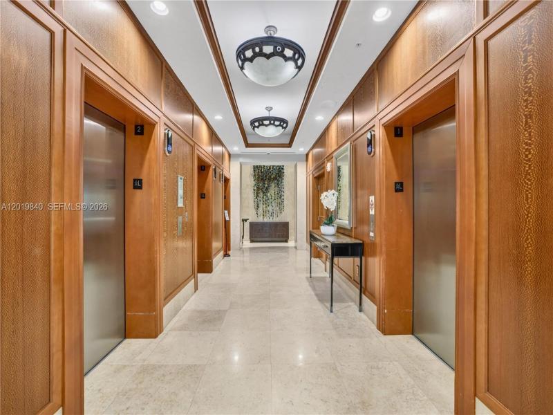 Condo for sale at Watergarden 2205