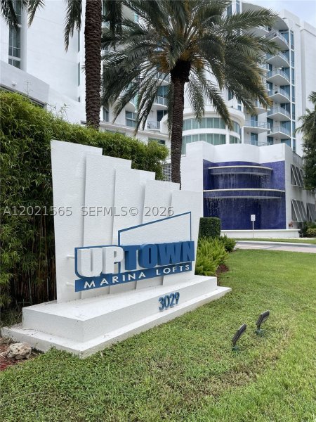 Condo for sale at Uptown Marina Lofts 819