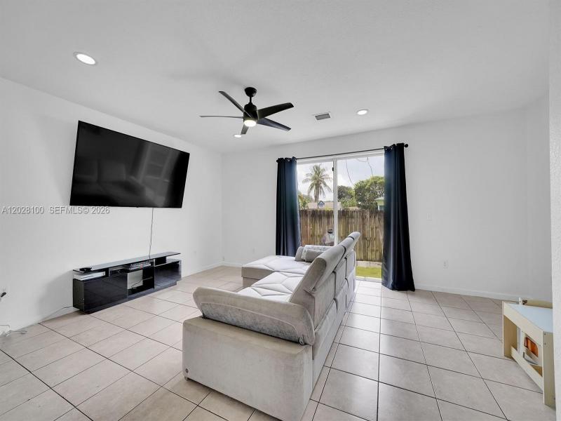 Property photo # 2