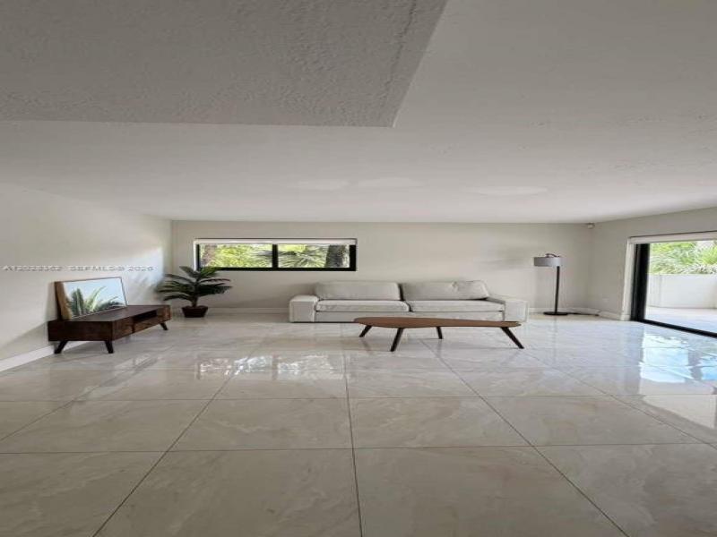 Alquiler de apartamento en Orduna Court 203