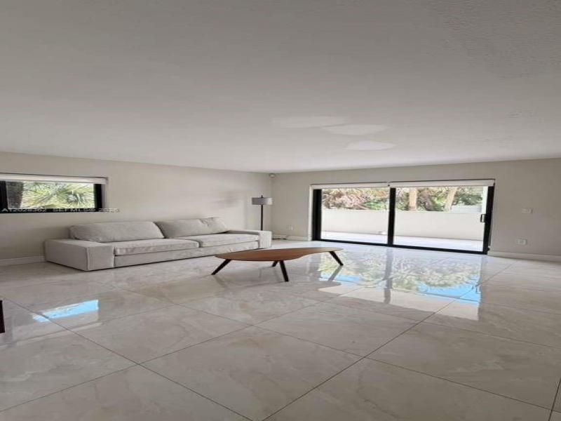 Alquiler de apartamento en Orduna Court 203