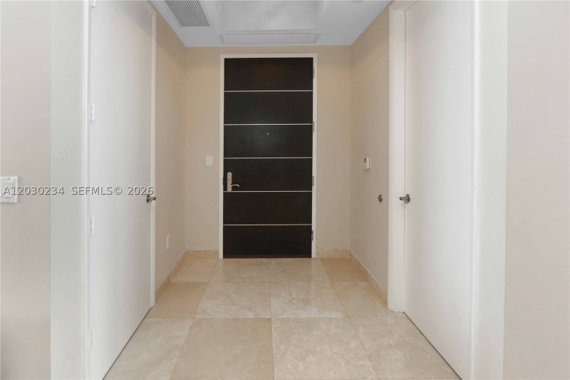 Comprar apartamento en Trump Tower Two 2004