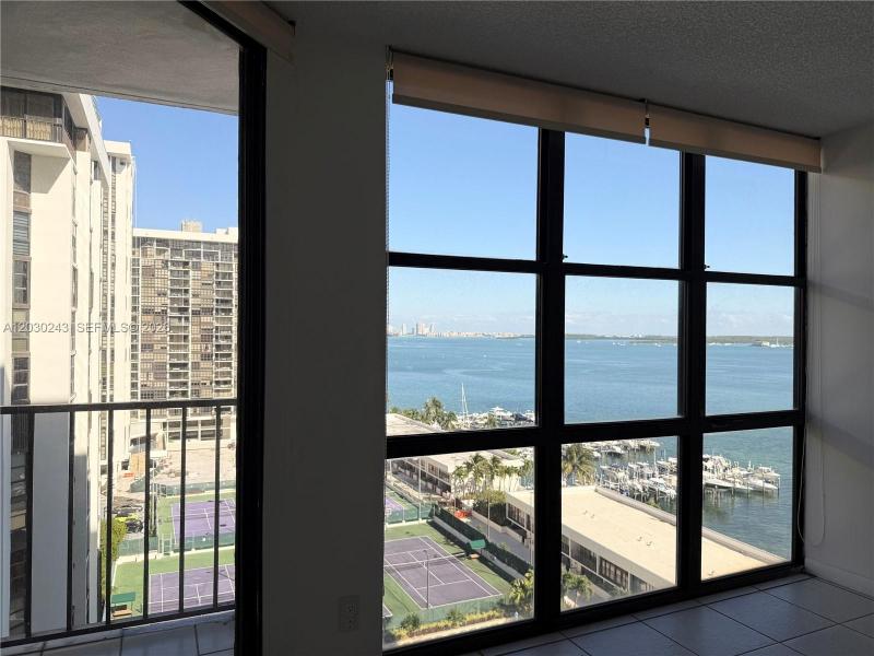 Condo for sale at Brickell Place II 1403
