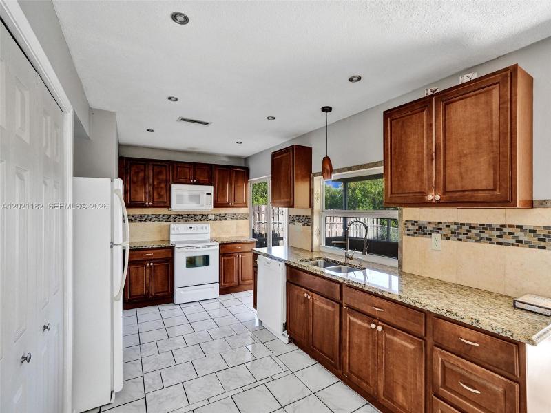 Property photo # 9
