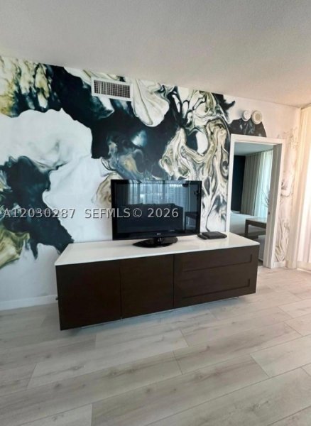 Sole Apt #1406