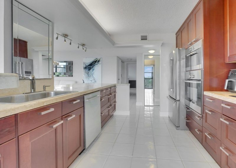 Condo for sale at Towers of Oceanview South 531