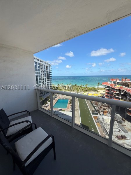 Harbour House Apt #921