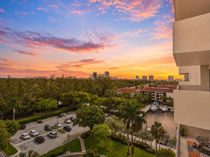 Condo for sale at The Tower at Port Royale 910