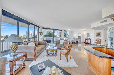 2000 Williams Island Apt #806