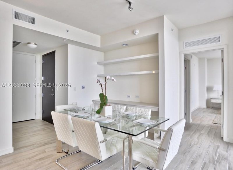Comprar apartamento en Nine at Mary Brickell Village 2404