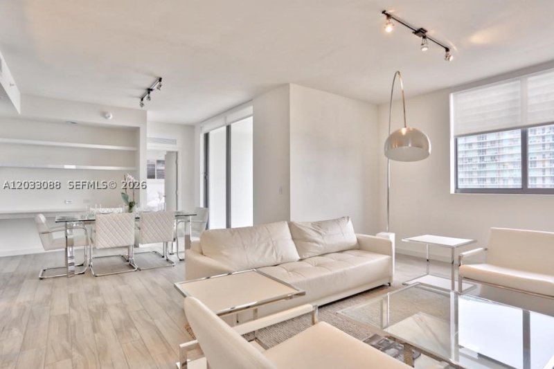 Comprar apartamento en Nine at Mary Brickell Village 2404