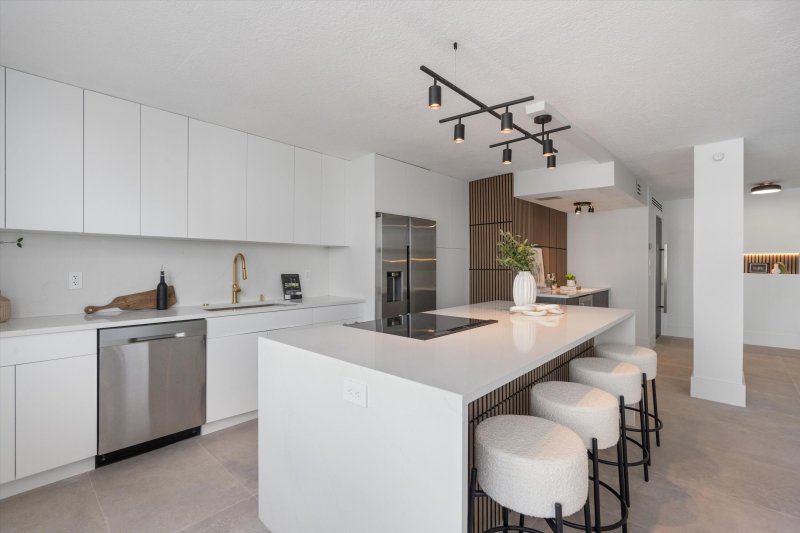 Condo for sale at Sunrise East 4c