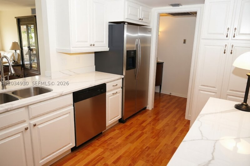 Alquiler de apartamento en Ocean Lane Plaza 0