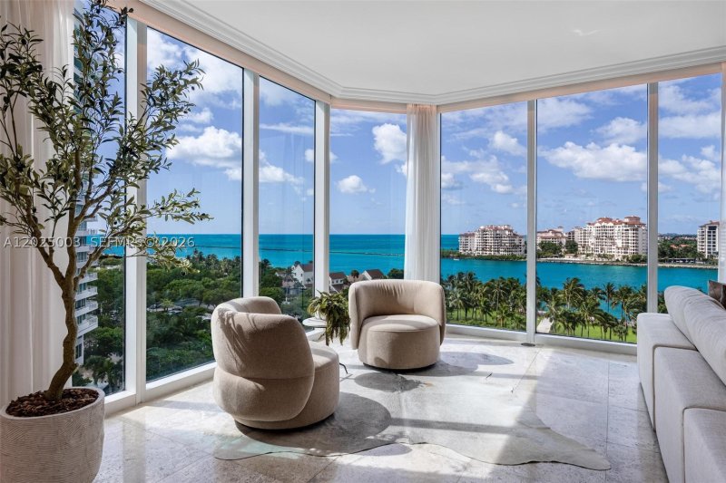 Condo for sale at Portofino Tower 1001