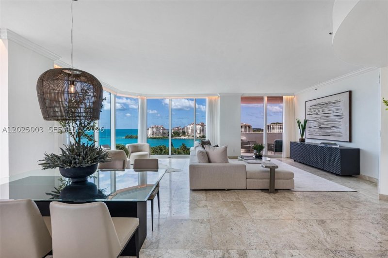 Condo for sale at Portofino Tower 1001