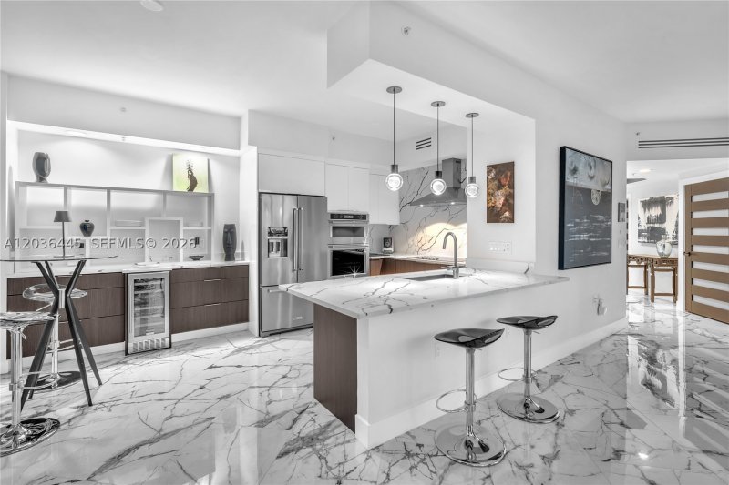 Condo for sale at Las Olas River House 1207