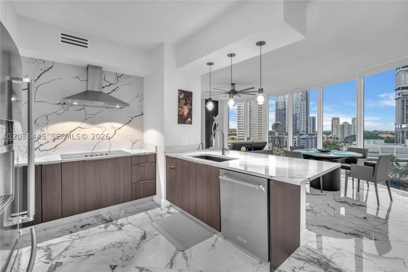 Condo for sale at Las Olas River House 1207