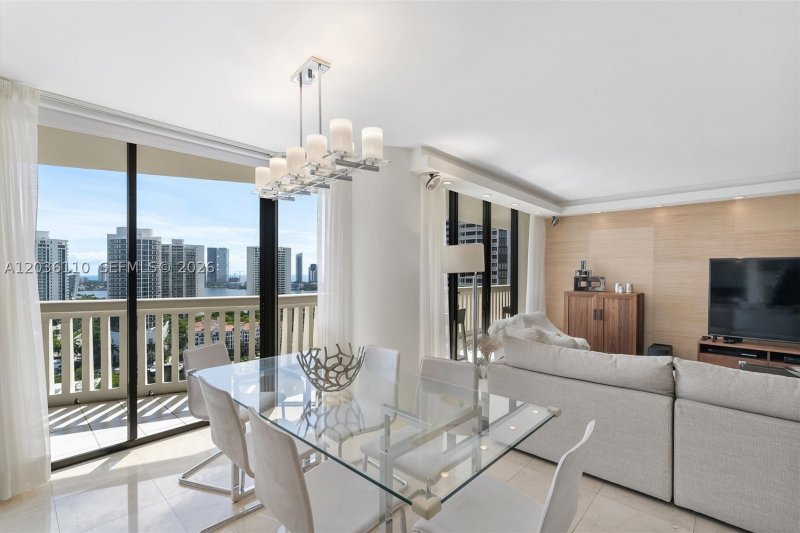 Condo for sale at 1000 Williams Island 2307