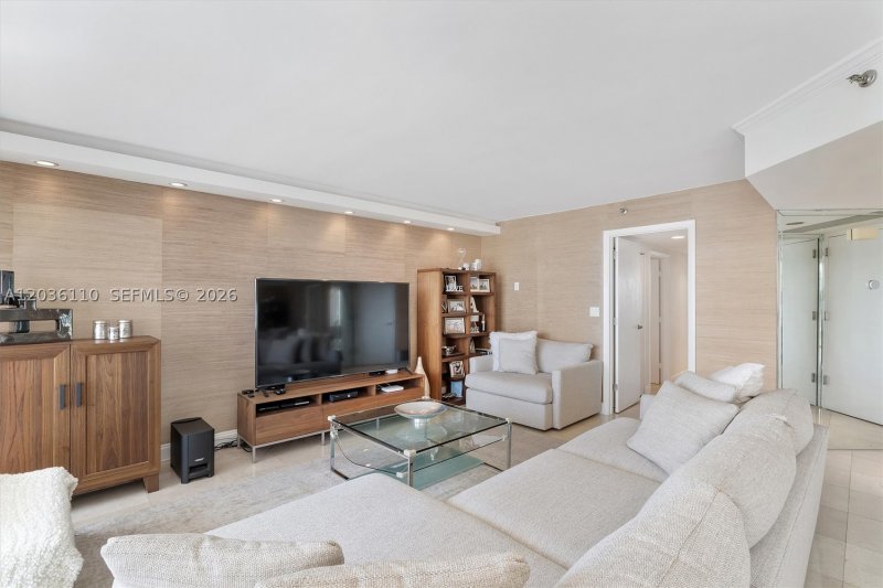 Condo for sale at 1000 Williams Island 2307