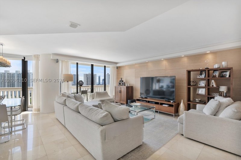 Condo for sale at 1000 Williams Island 2307