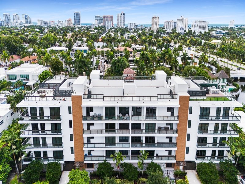 Condo for sale at Aqualuna Las Olas 403
