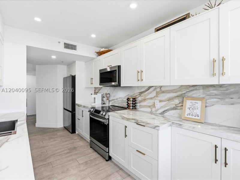 Condo for sale at Courvoisier Courts 1903