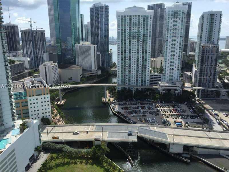 Aluguel de apartamento no Mint at Riverfront 3311