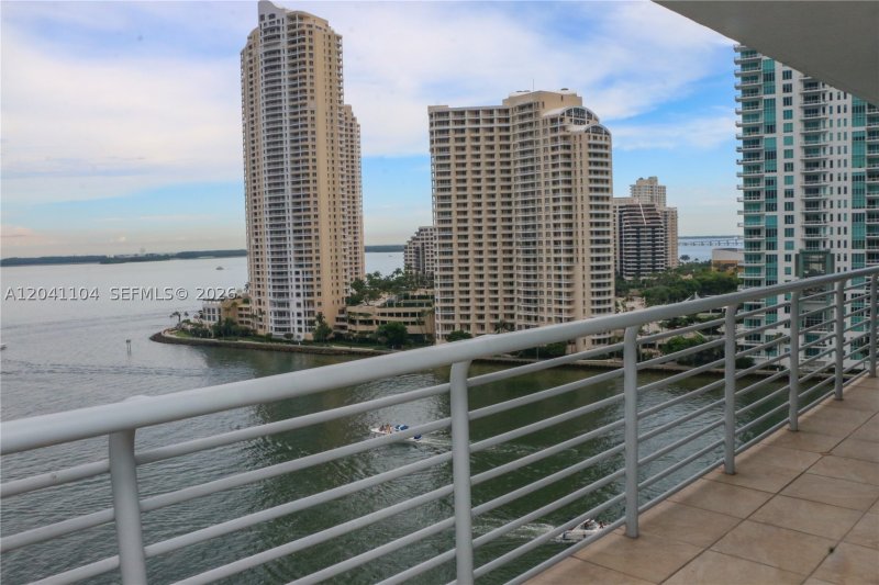 Apartment for rent at One Miami East Tower 1523