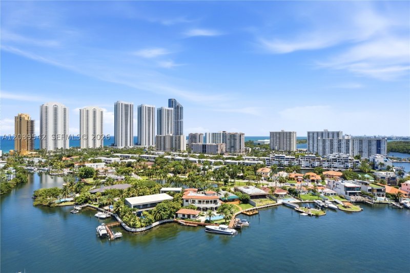 Condo for sale at 400 Sunny Isles 1817