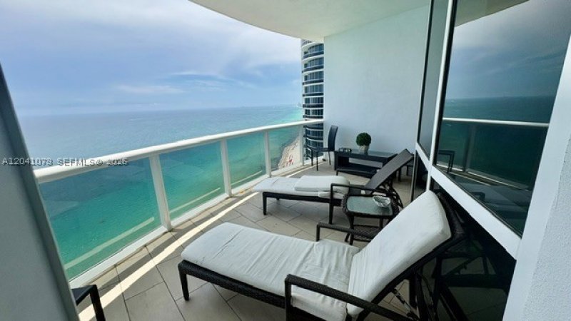 Apartment for rent at Trump Royale 5009