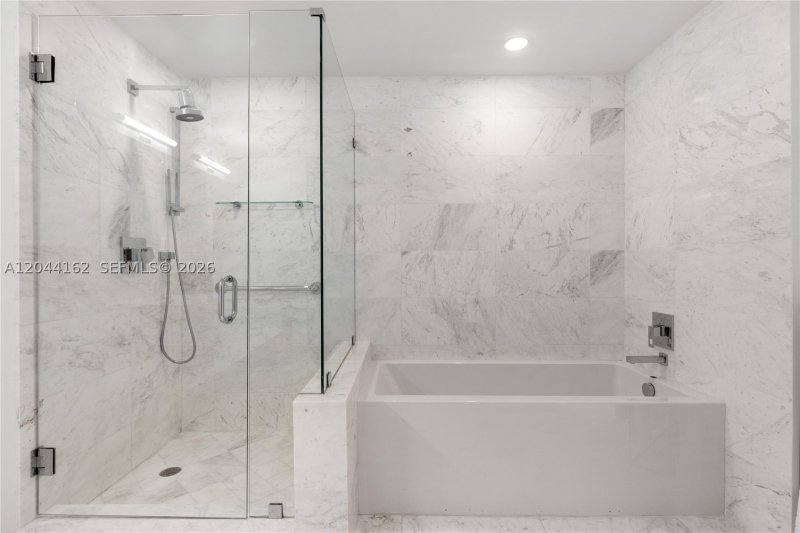 Comprar apartamento no Kai at Bay Harbor 7H-S