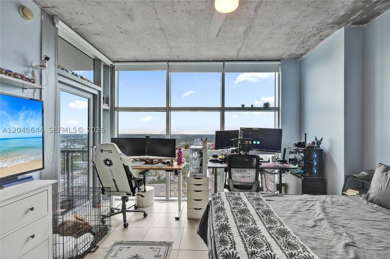 Condo for sale at Midtown Miami 4 H2405