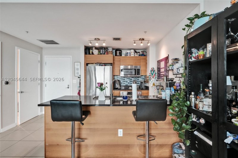 Condo for sale at Midtown Miami 4 H2405