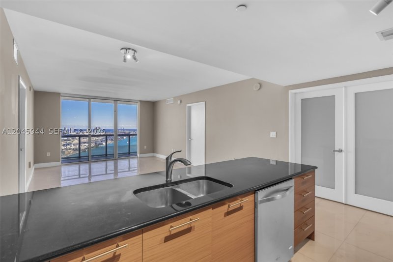 Apartment for rent at 50 Biscayne 4208